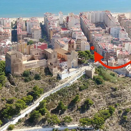 Cerca De Medusa Comodo Cerca De La Playa De San Antonio, Dos Banos